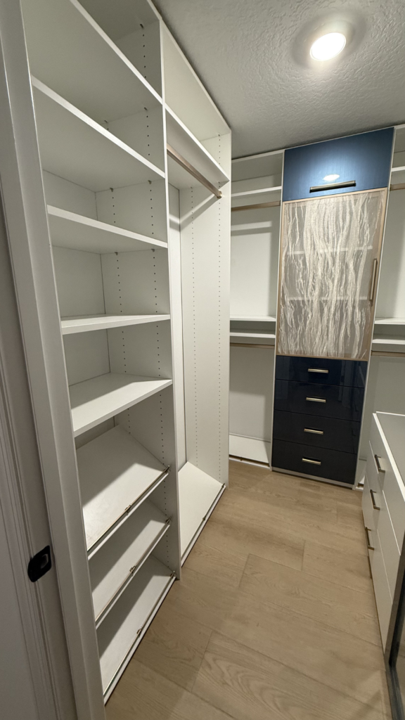 White walk-in with textured-glass tower and charcoal drawers – photo 2