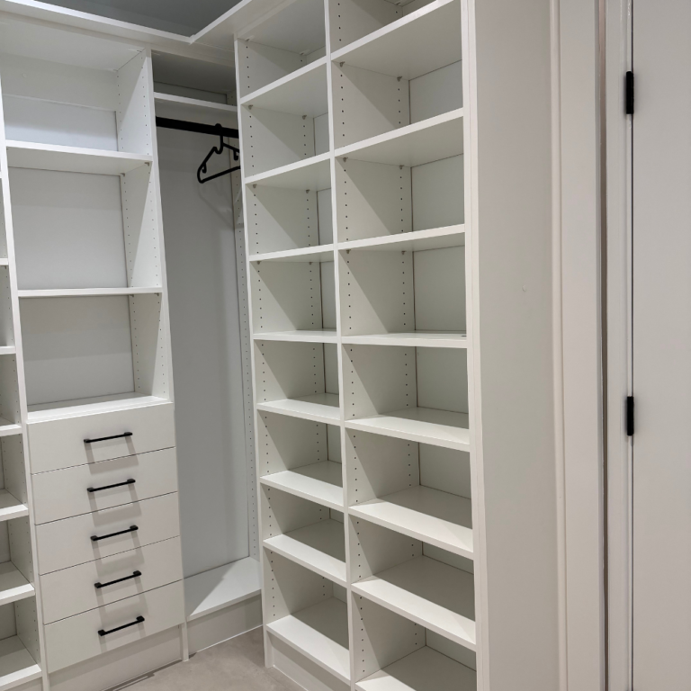 Walk-in with shoe shelves and drawers on both walls – photo 4